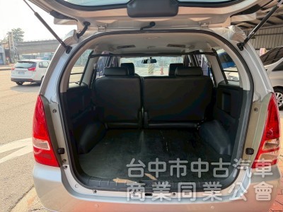 2011 Innova 2.0跑八萬 後座出風口