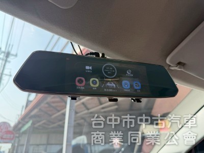 2011 Innova 2.0跑八萬 後座出風口