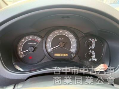 2011 Innova 2.0跑八萬 後座出風口