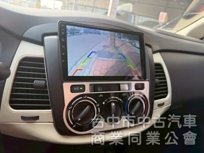 2011 Innova 2.0跑八萬 後座出風口