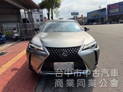 2020 UX200 菁英 plus 跑六萬多公里