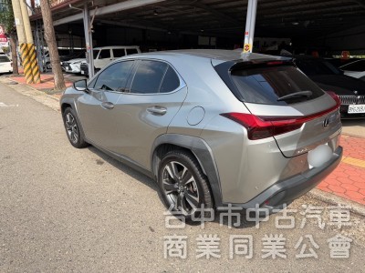 2020 UX200 菁英 plus 跑六萬多公里