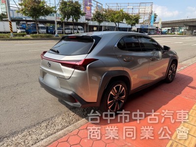 2020 UX200 菁英 plus 跑六萬多公里