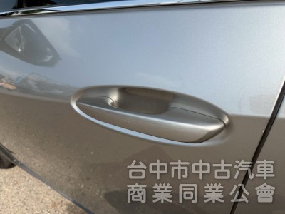 2020 UX200 菁英 plus 跑六萬多公里