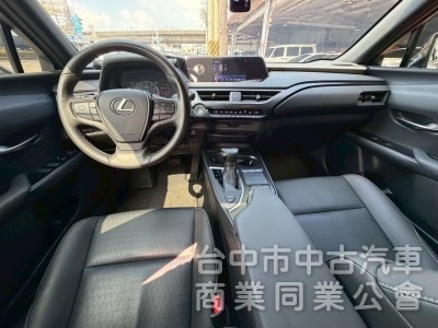 2020 UX200 菁英 plus 跑六萬多公里