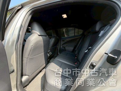 2020 UX200 菁英 plus 跑六萬多公里
