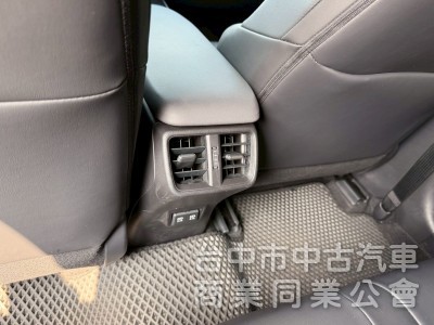 2020 UX200 菁英 plus 跑六萬多公里