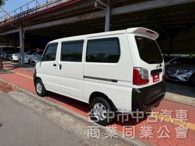 2022 A180 自排廂型車