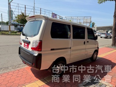 2022 A180 自排廂型車