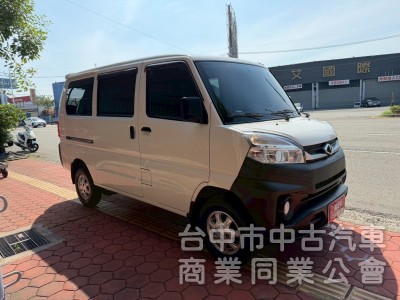2022 A180 自排廂型車
