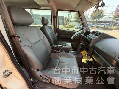 2022 A180 自排廂型車
