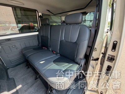 2022 A180 自排廂型車