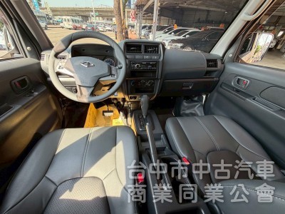 2022 A180 自排廂型車