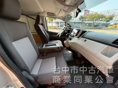 2022 HIACE 廂型車跑一萬多