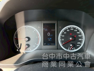 2022 HIACE 廂型車跑一萬多