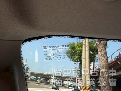 2022 HIACE 廂型車跑一萬多