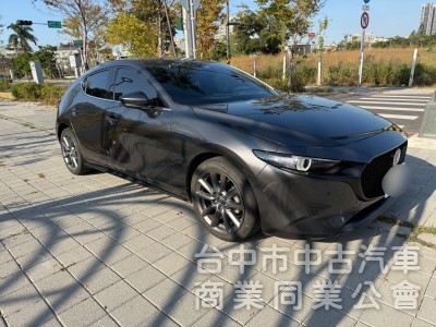 2022 Mazda3 跑三萬多