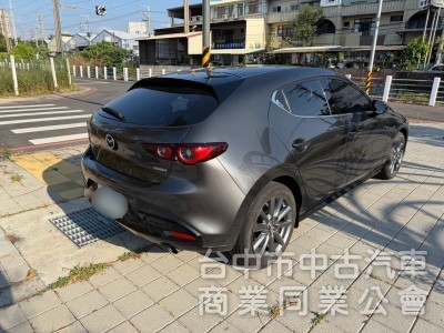 2022 Mazda3 跑三萬多
