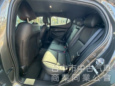 2022 Mazda3 跑三萬多