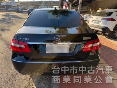 2012 E200總代理跑八萬多公里