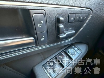 2012 E200總代理跑八萬多公里