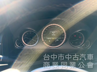 2012 E200總代理跑八萬多公里
