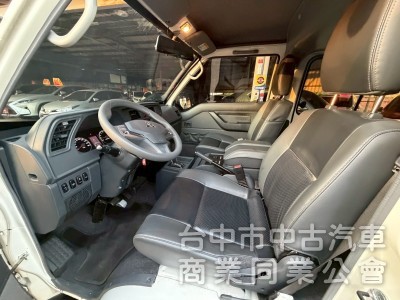 2023 得利卡廂型車 跑三萬多公里