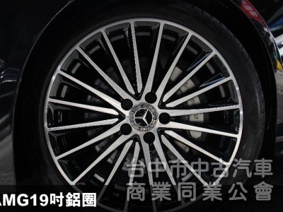 ⭕市場稀有⭕正23年出廠⭕AMG頂規大滿配✅四輪傳動 ✅23P輔助駕駛 ✅多光束頭燈 ✅夜色 ✅抬顯 ⭕未領牌 