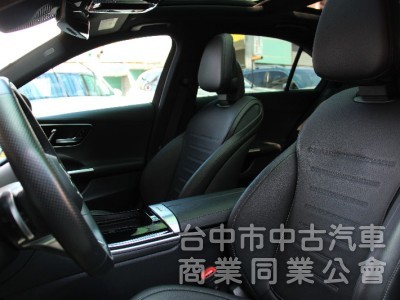 ⭕市場稀有⭕正23年出廠⭕AMG頂規大滿配✅四輪傳動 ✅23P輔助駕駛 ✅多光束頭燈 ✅夜色 ✅抬顯 ⭕未領牌 