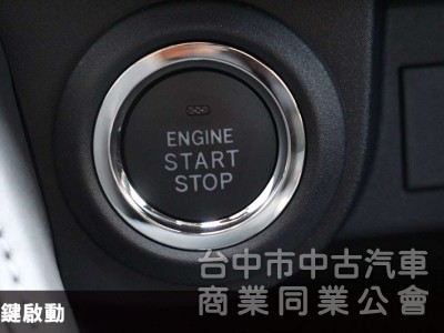 正25年出廠⭕市場熱門小休旅✅酷動版+倒車顯影✅免鑰匙✅ACC跟車✅CARPLAY連接✅全車原鈑原漆✅可全貸✅新車利率