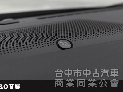 正25年⭕超低里程8000KM⭕根本新車⭕原鈑原漆✅ 360環景✅ B&o音響✅盲點✅電尾門✅無線充✅抬頭顯示⭕可全貸!