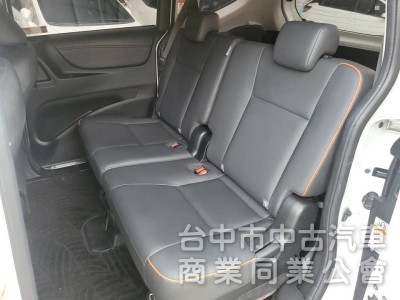 2020年 Sienta 1.8cc 五人座 一手車，里程4萬多，原版件，Carplay，數位電視，倒車顯影，自動吸門