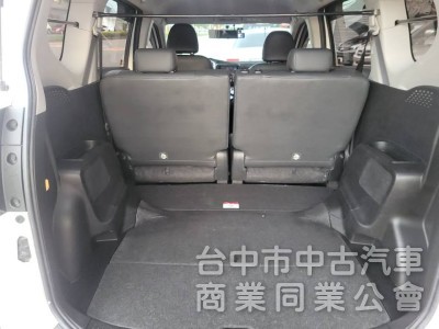 2020年 Sienta 1.8cc 五人座 一手車，里程4萬多，原版件，Carplay，數位電視，倒車顯影，自動吸門