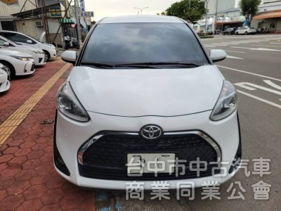 2020年 Sienta 1.8cc 五人座 一手車，里程4萬多，原版件，Carplay，數位電視，倒車顯影，自動吸門