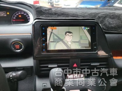 2020年 Sienta 1.8cc 五人座 一手車，里程4萬多，原版件，Carplay，數位電視，倒車顯影，自動吸門