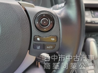 2020年式 Ct200h 1800cc 油電 白色 小改款，一手車，原廠保養，原廠Acc跟車系統，車道偏離輔助