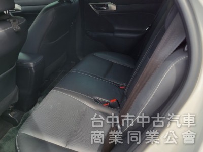 2020年式 Ct200h 1800cc 油電 白色 小改款，一手車，原廠保養，原廠Acc跟車系統，車道偏離輔助
