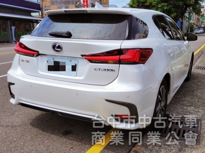 2020年式 Ct200h 1800cc 油電 白色 小改款，一手車，原廠保養，原廠Acc跟車系統，車道偏離輔助