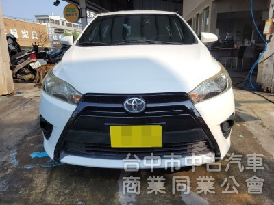 2015 年 豐田 Yaris 原鈑件，安卓機，倒車顯影，實車實價。