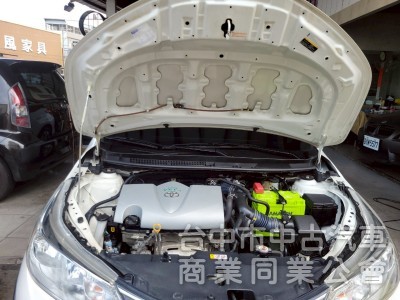 2020 年 yaris 鋁圈，皮椅，原鈑件，最後一代小鴨，省油省稅又好看。