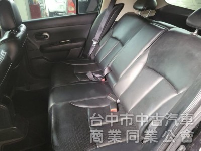 2012 年 Tiida 踢打 五門 1.8cc 免持鑰匙，恆溫，黑內裝，沙發座椅，舒適座椅，魔術大空間。