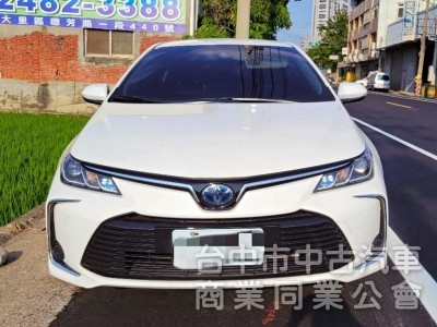 2019 年 Altis 12代 油電 尊爵版 白色 里程8萬，carplay，倒車顯影，衛星導航，原鈑件。