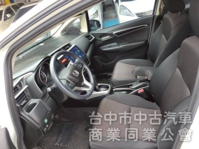 2015 年 FIT S版 里程16萬，恆溫，定速，安卓機，倒車顯影，方向盤快撥鍵，原鈑件，可全額貸款。