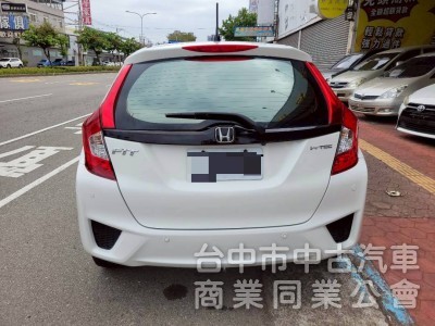 2015 年 FIT S版 里程16萬，恆溫，定速，安卓機，倒車顯影，方向盤快撥鍵，原鈑件，可全額貸款。