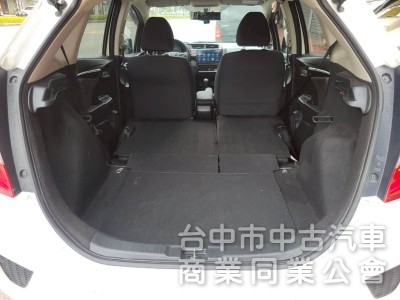2015 年 FIT S版 里程16萬，恆溫，定速，安卓機，倒車顯影，方向盤快撥鍵，原鈑件，可全額貸款。