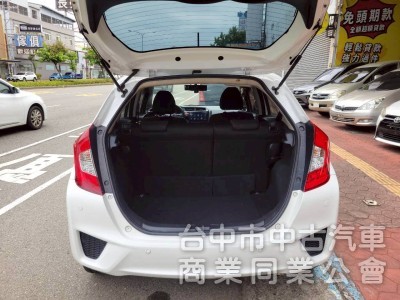 2015 年 FIT S版 里程16萬，恆溫，定速，安卓機，倒車顯影，方向盤快撥鍵，原鈑件，可全額貸款。