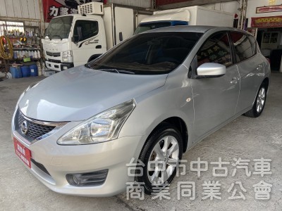 Nissan Tiida 2013款 Tiida 銀色