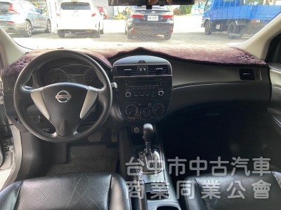 Nissan Tiida 2013款 Tiida 銀色