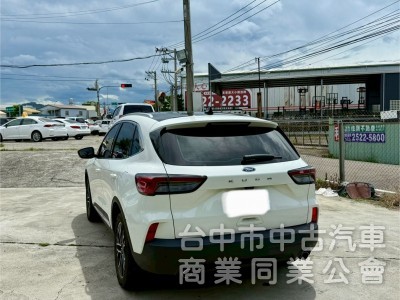 原廠保固  ikey  摸門  acc跟車定速   盲點偵測  電尾門  360影音系統  全景天窗 
