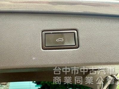 ikey  摸門  acc定速跟車  車道維持  360環景系統    電動椅  後做出風口  電尾門 